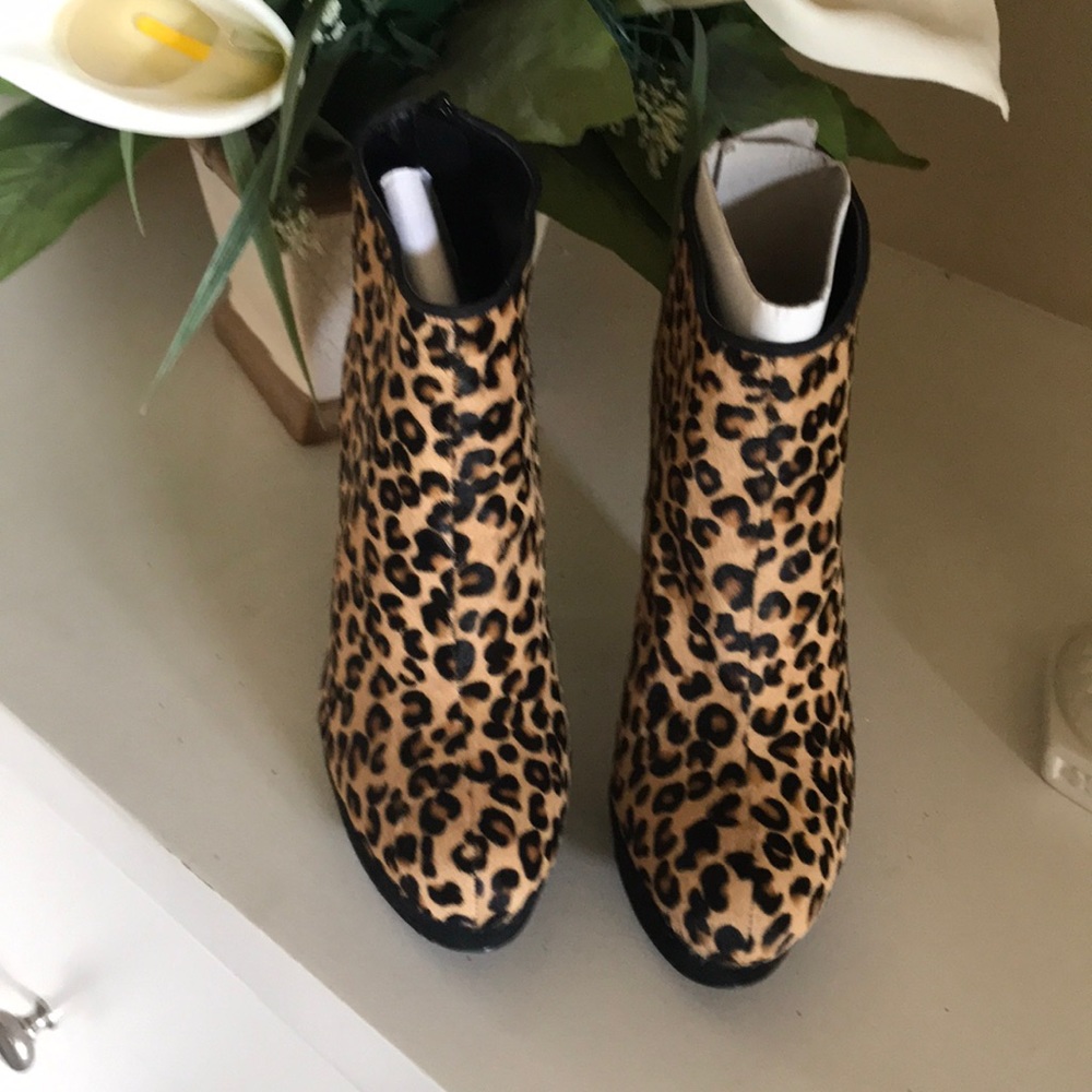 Aldo size 7 high heel booties